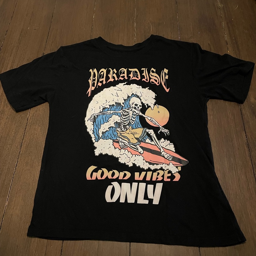 🔴 RGSTR Surfing Skeleton Tshirt